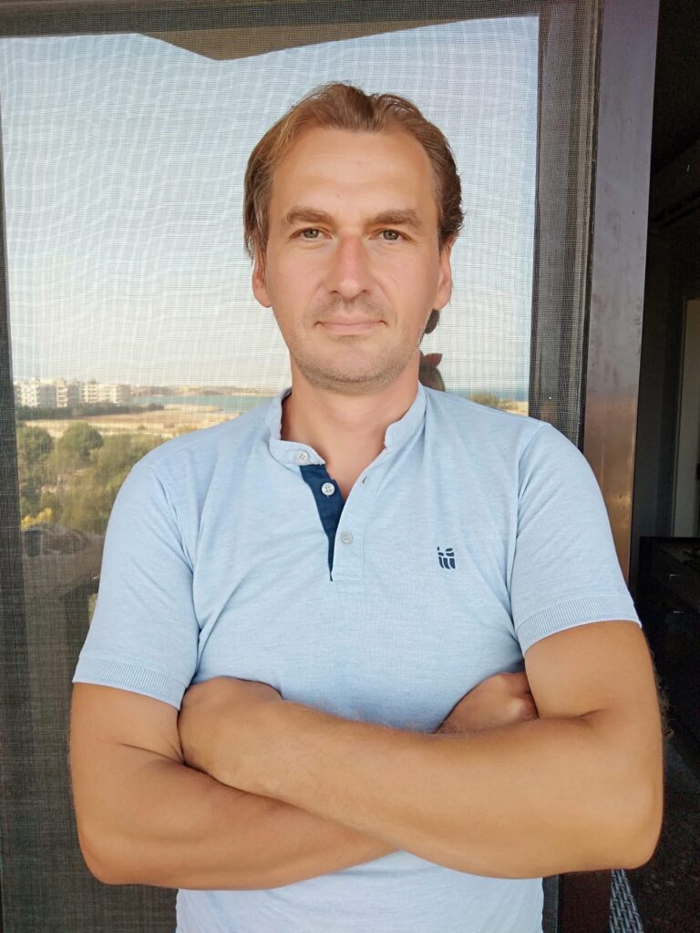 Максим Захаренко